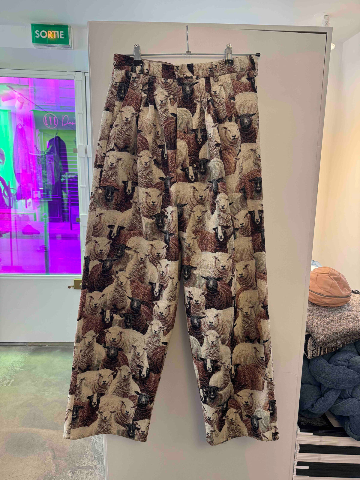 BLESS ULTRAWIDEPLEATED SHEEPS PANTS