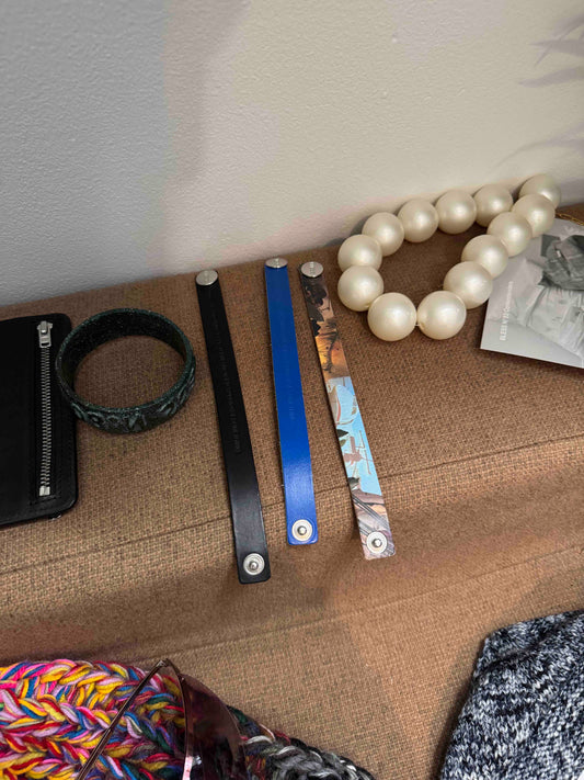BLESS BLACK LEATHER STRAP